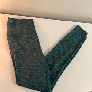 Outdoor Voices Flow 7/8 Legging in Green